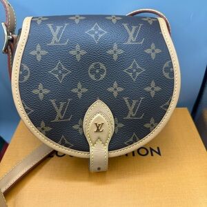 Louis Vuitton tambourin new model
